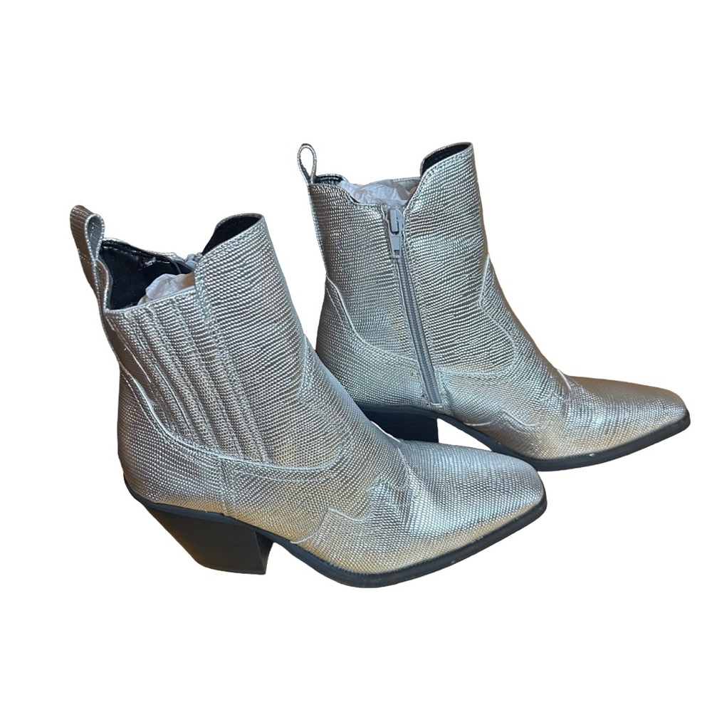 Dolce Vita Ballard Metallic Silver Ankle Boots NWT in original box